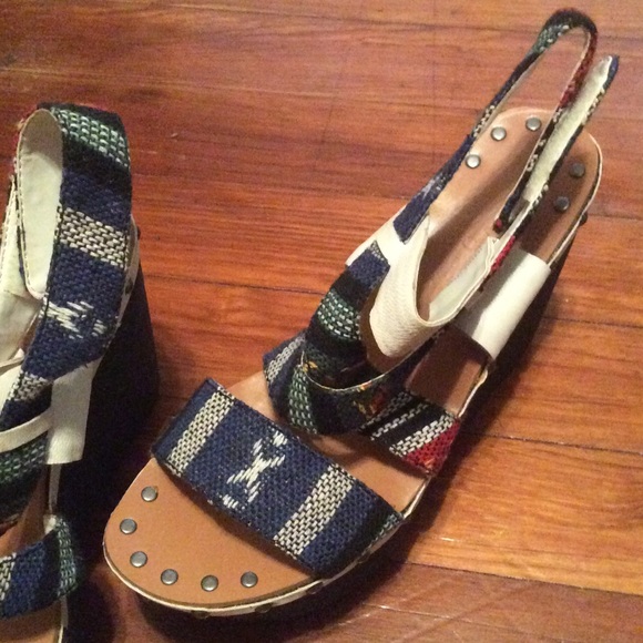 JOEs Wedge Sandals - Picture 3 of 4