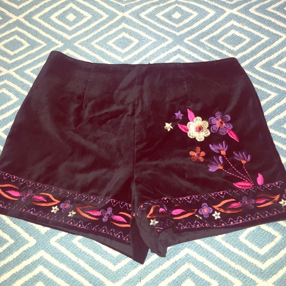 Forever 21 high waisted floral shorts!!