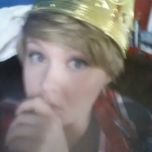 Meet your Posher, Casey