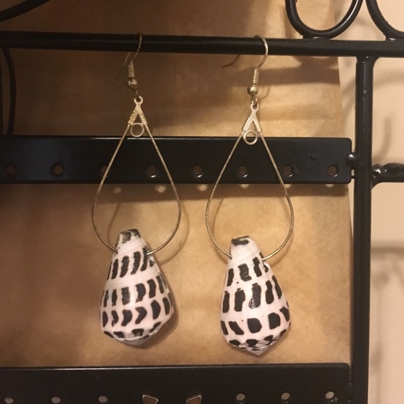 Hawaiian Shell Earrings