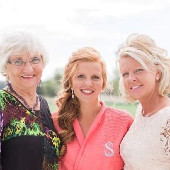 Meet your Posher, Cathy - Picture 1 of 1