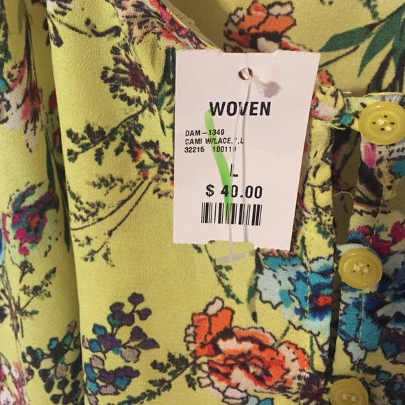 NWT!!! Floral and lace tank top!! - Picture 4 of 4