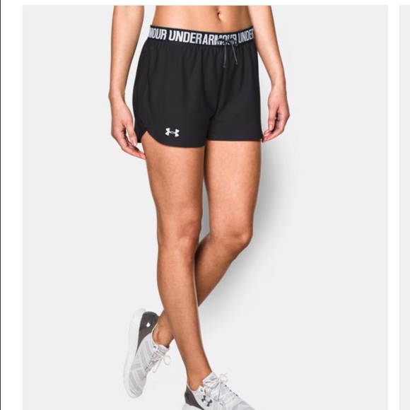 UNDER ARMOUR WOMENS PLAY SHORTS