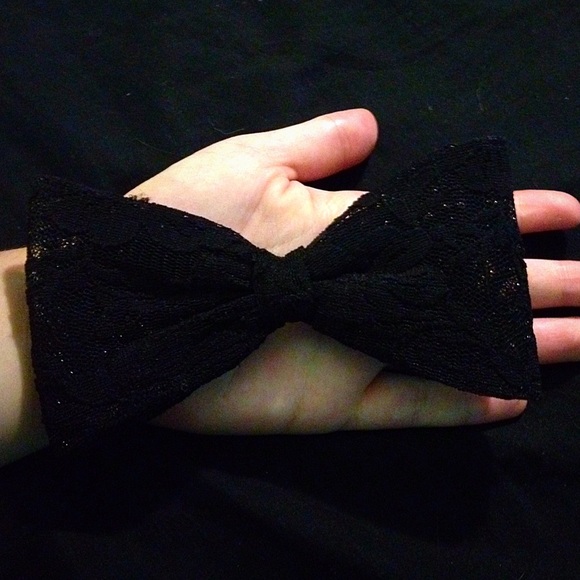 Black bow