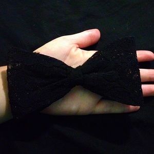 Black bow