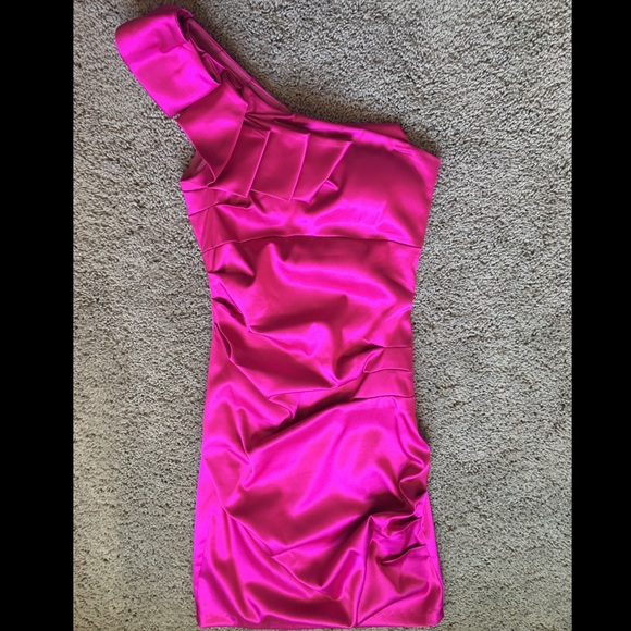 Fancy one shoulder mini dress - Picture 1 of 4