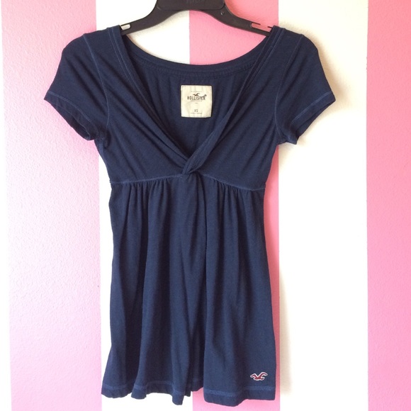 Hollister top