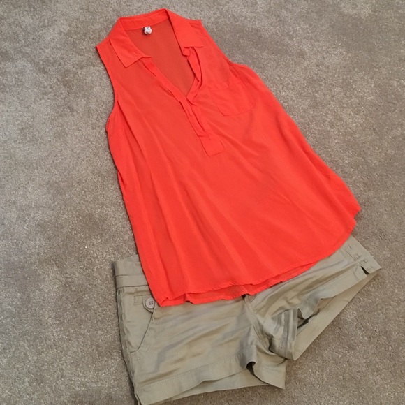Great looking orange top 😍