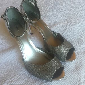 Style and Co silver heels