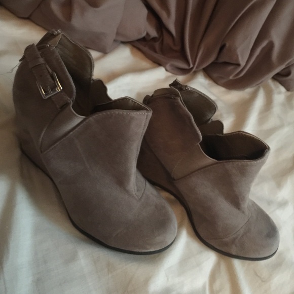Heels worn twice