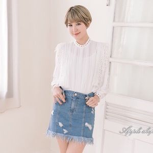 Super cute denim skirt with fringe