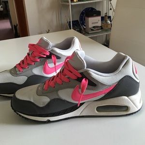 Women's 9.5 Nike Air Max!