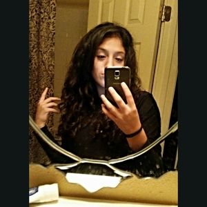 Meet your Posher, Fatima