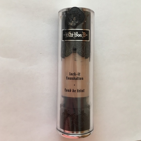 Kat Von d lock it foundation