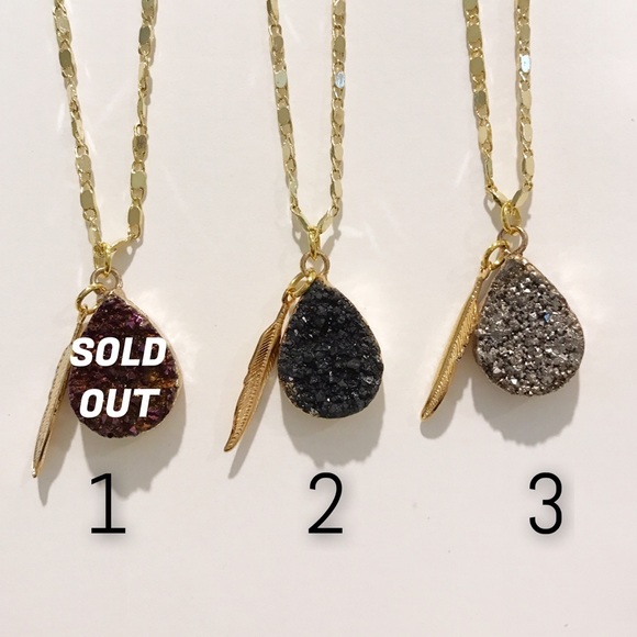 🎉SOLD🎉Druzy Pendant Necklace - Picture 3 of 4