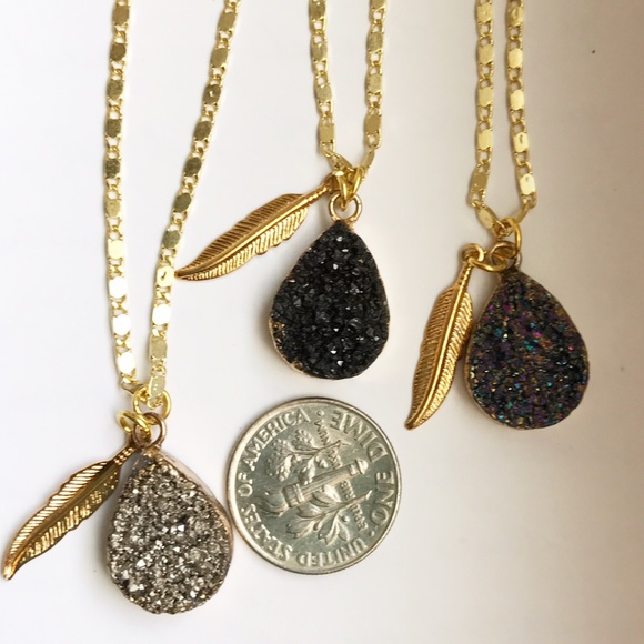 🎉SOLD🎉Druzy Pendant Necklace - Picture 4 of 4