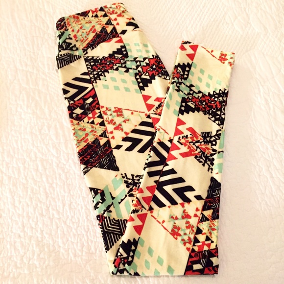 Lularoe Aztec leggings 🔥 OS