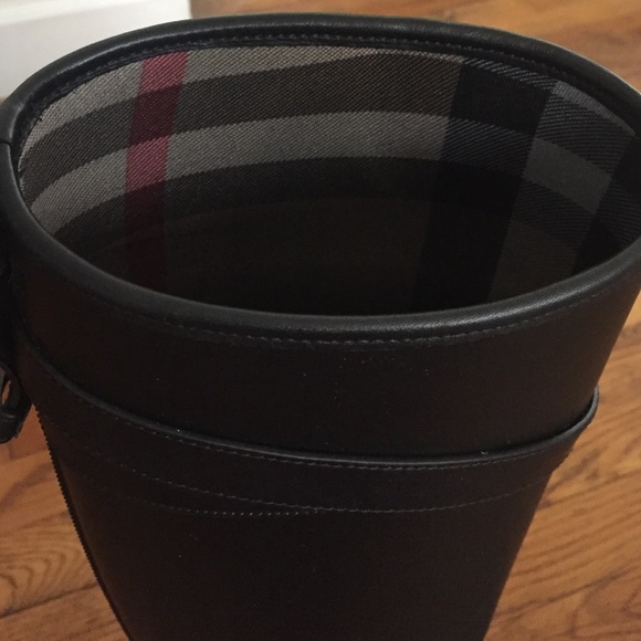 Burberry rain boots - Picture 4 of 4