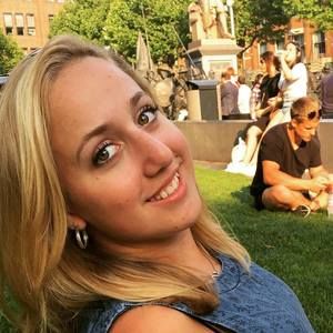 Meet your Posher, Caroline