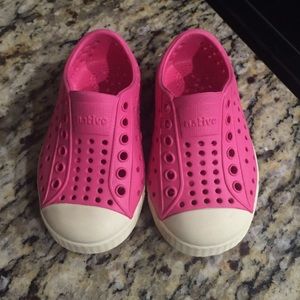 Native shoes size 5c