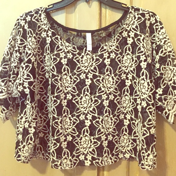 Black and cream floral laced top!! - Picture 1 of 3