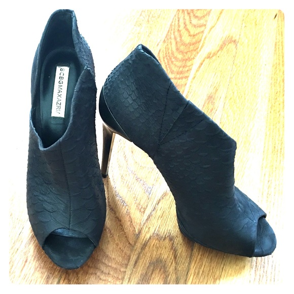 BCBG MAXAZRIA black snakeskin stiletto booties