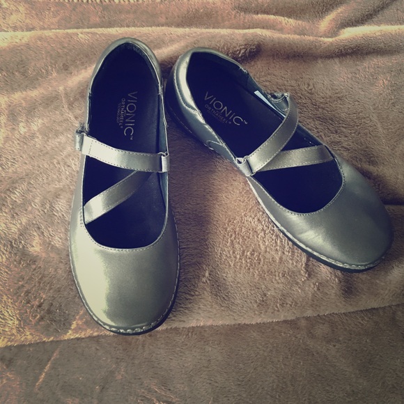 Vionic Orhtaheel shoes