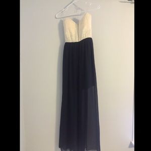A'Gaci sheer strapless maxi!