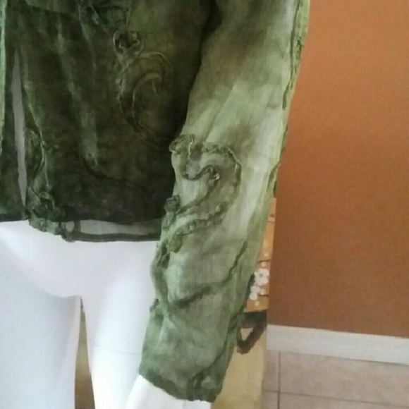 Look at the detail. Blouse/jacket - Picture 3 of 4