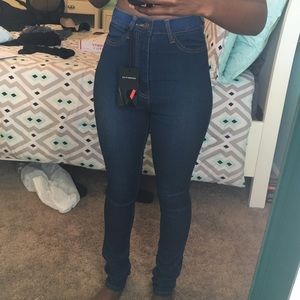 FASHION NOVA JEANS