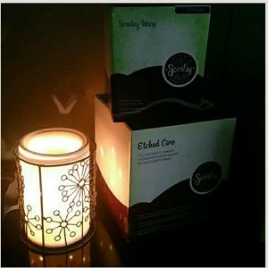 Scentsy * Etched Core Warmer w/ Just Dandy wrap