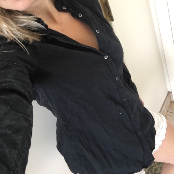 Button up - Picture 1 of 3