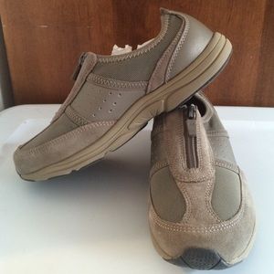 NWB Easy Spirit slip-ons
