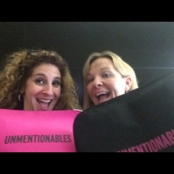 Meet your Posher, Hillary - Picture 2 of 3