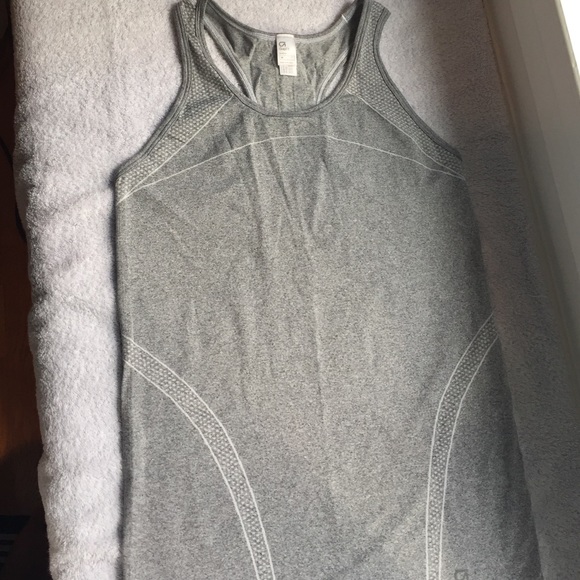 Gap fit motion tank