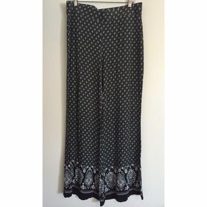 Boho b&w stretchy pants