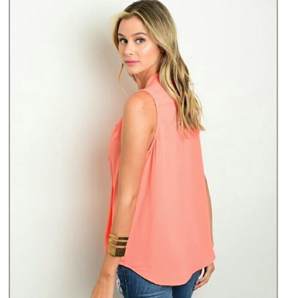 Classy coral top. - Picture 2 of 3