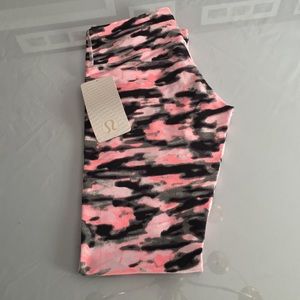 Women's size 8 "Wunder Under Pant"