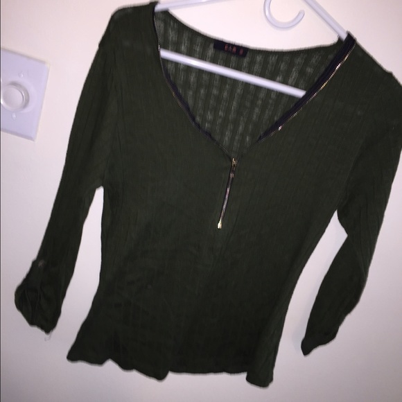 Zipper v neck