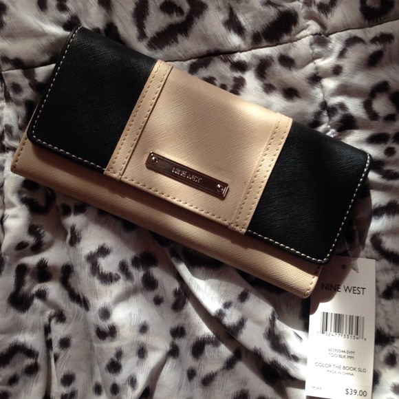 Nine West wallet ✨✨