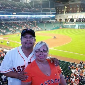 Meet your Posher, Corina rivas