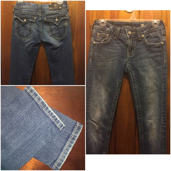 ❌SOLD❌ in Bundle Miss Me Jeans - Picture 3 of 4