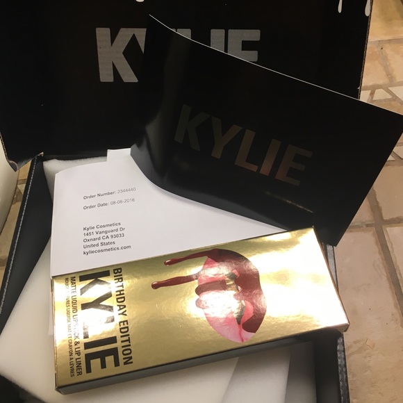⚜LEO LipKit by Kylie Jenner / Kylie Cosmetics - Picture 2 of 4