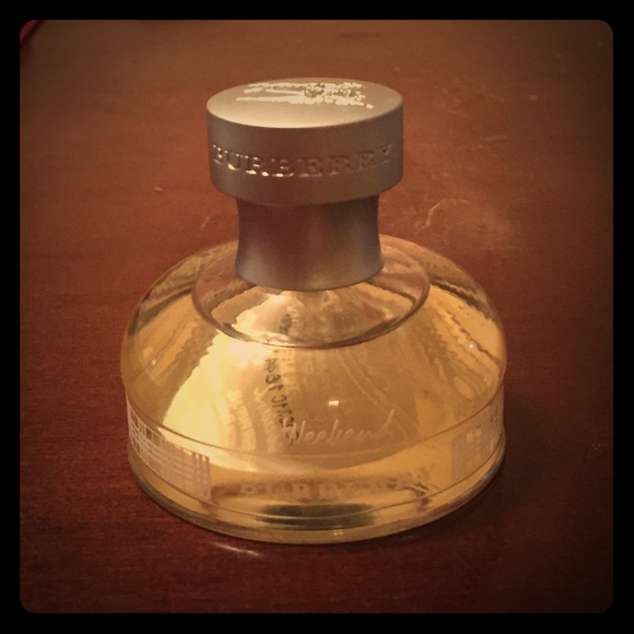 SOLD!! 1 FL OZ Burberry Weekend Perfume - Picture 1 of 2
