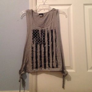 Size L-XL. American flag muscle sleeve shirt!