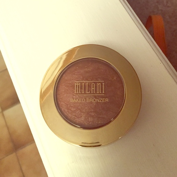 Milani Other - Milani Baked Bronzer in shade Golden