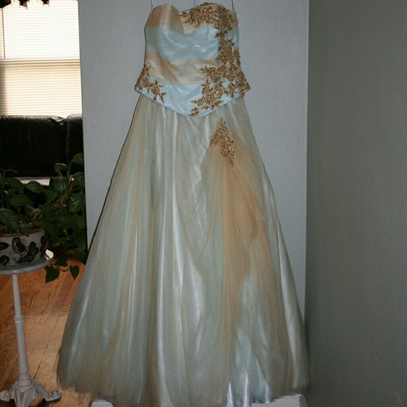 Prom dress princess style - Picture 1 of 3
