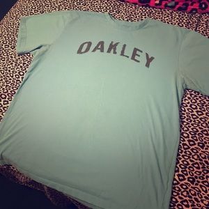 Men's Oakley Tshirt