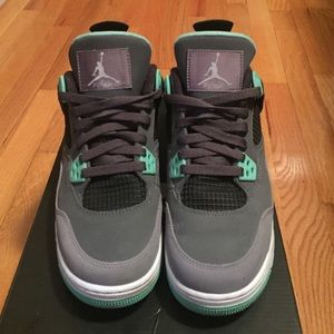 Jordan Green Glow Retro 4s