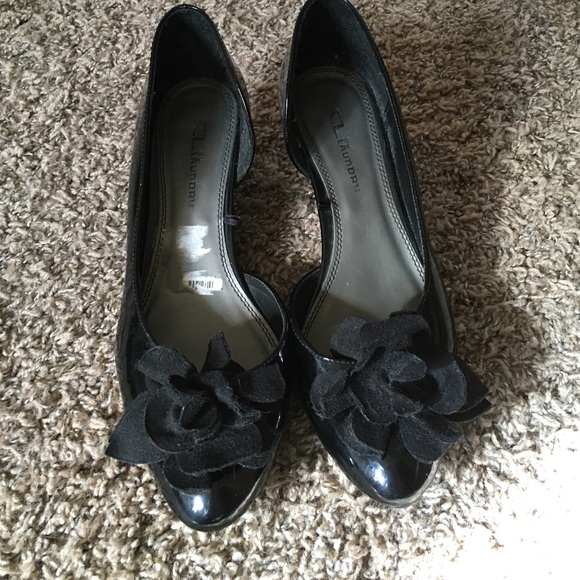 SOLD IN BUNDLE Black wedge 8W